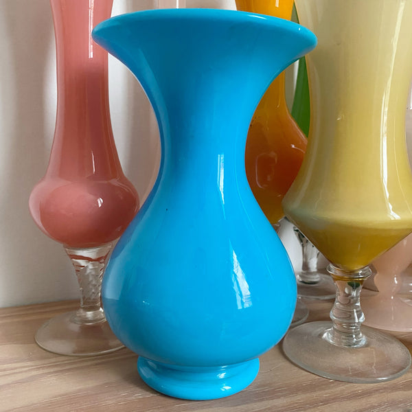 Vase opaline bleu